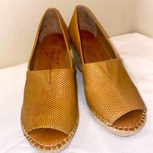 Gentle souls by Kenneth Cole 6 Charle A Line